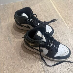 Nike Jordan panda Black and White High-Top Sneakers